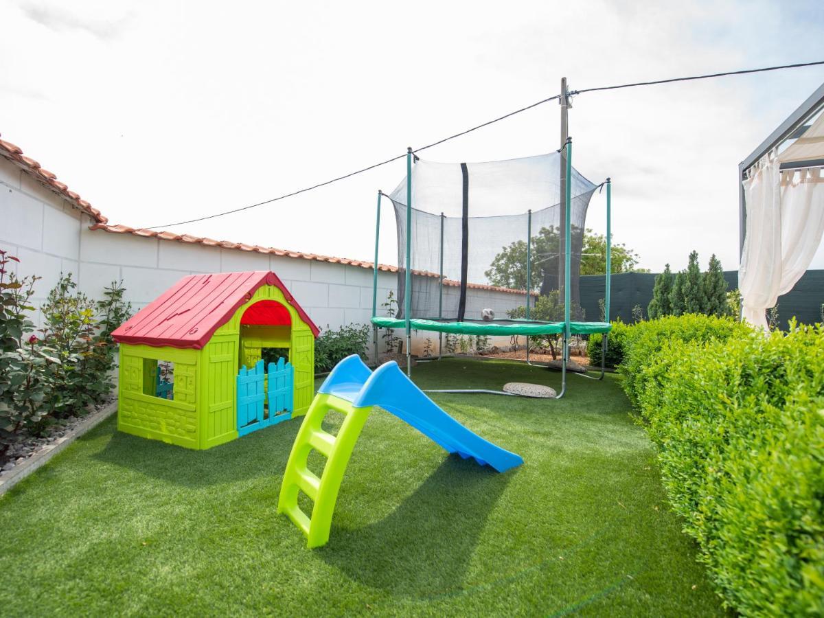 Holiday Home Near Trogir Каштель-Штафилич Экстерьер фото