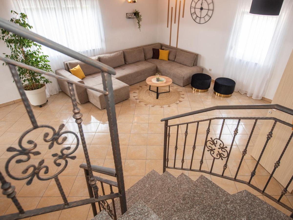 Holiday Home Near Trogir Каштель-Штафилич Экстерьер фото