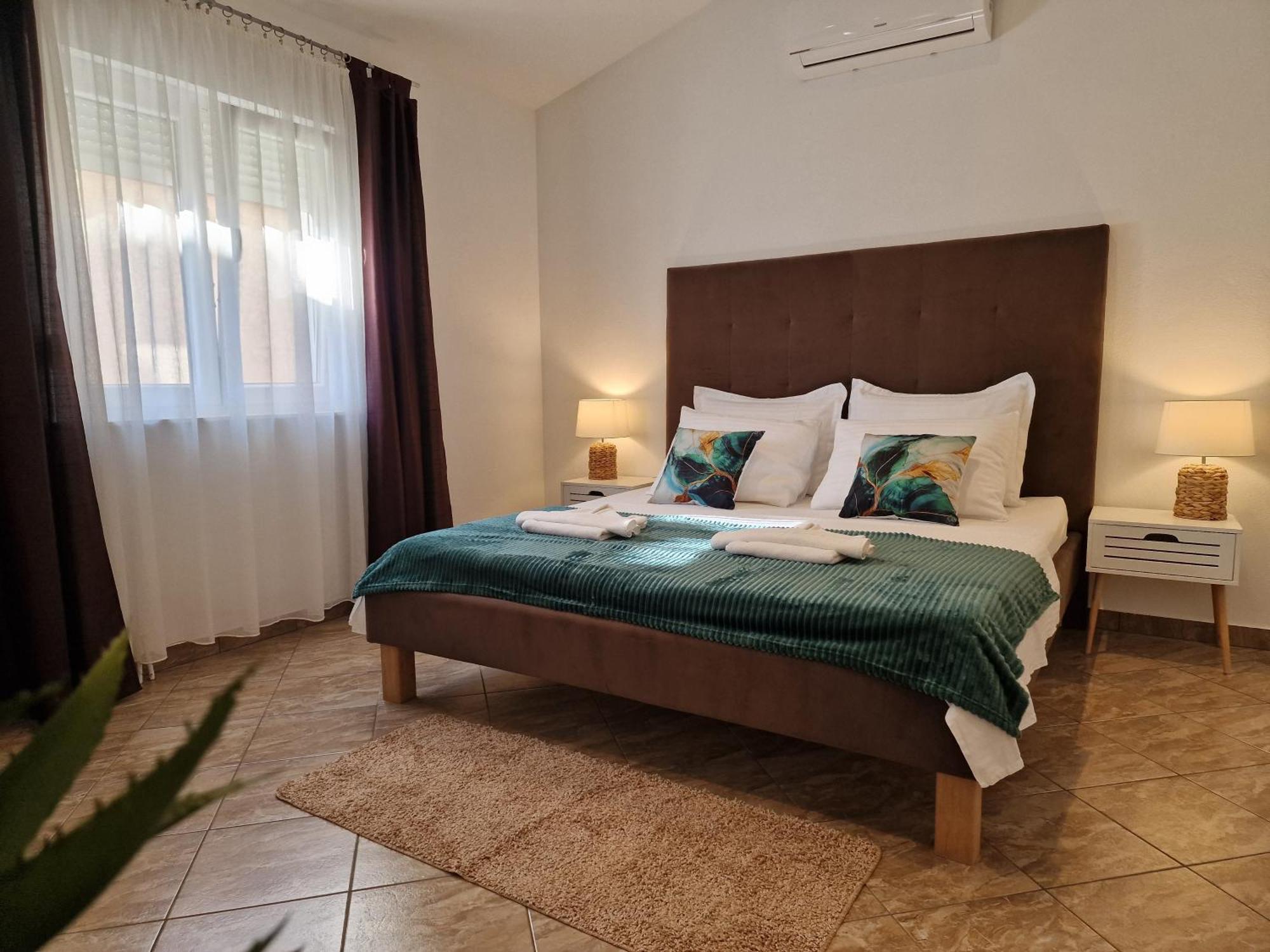 Holiday Home Near Trogir Каштель-Штафилич Экстерьер фото